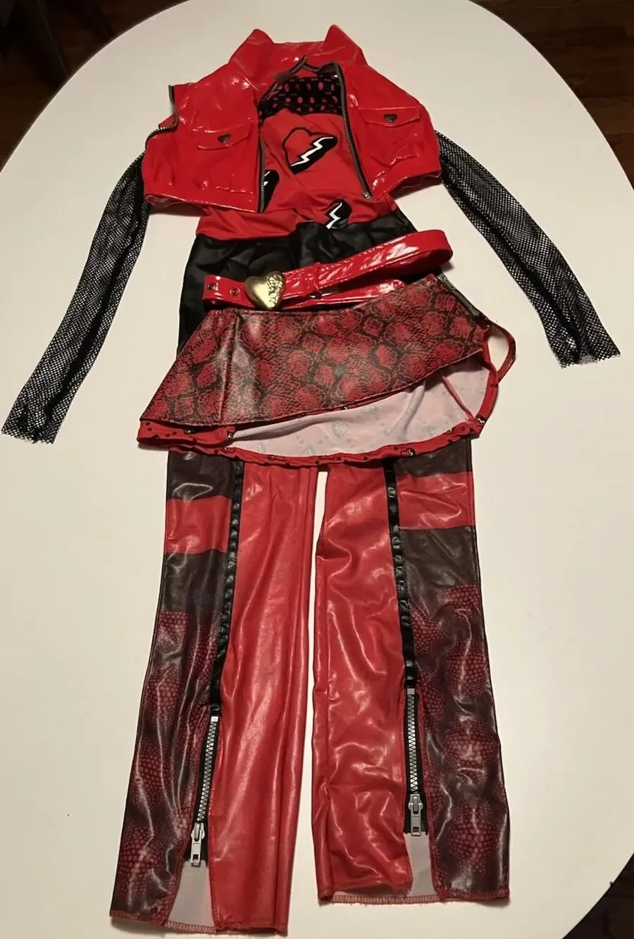 Spirit Disney Descendants The Rise of Red Halloween Costume. Girls Size M